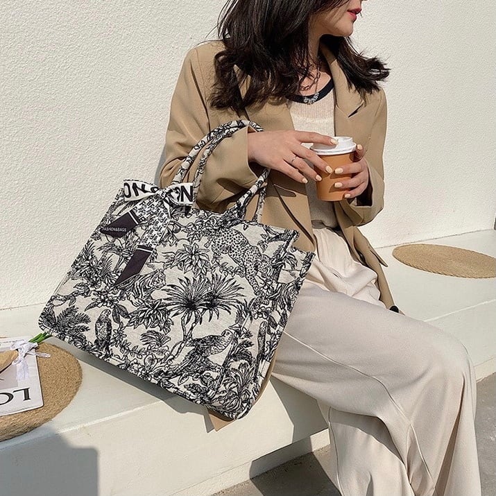 トワルドジュイ柄 トートバッグ スカーフ付き | LILIANA