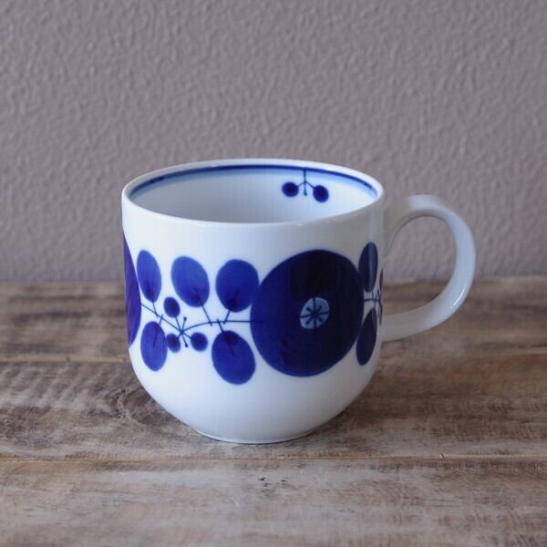 新品 白山陶器 ブルーム マグカップ リース 北欧風 花柄 波佐見焼 360ml 人気 定番 プレゼントにも Flohmarkt フローマルクト