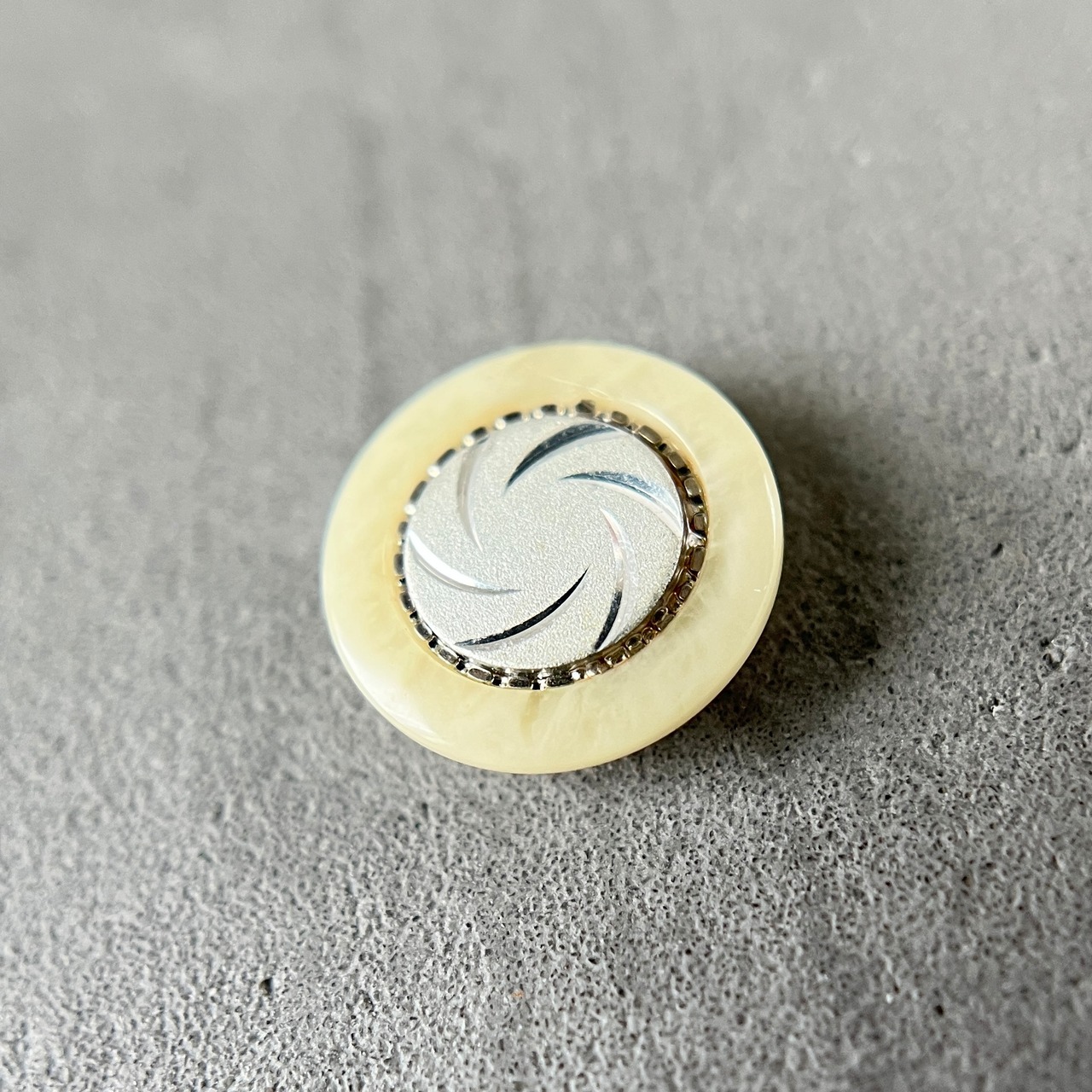 アイボリー×シルバースパイラル 15mm・画像2