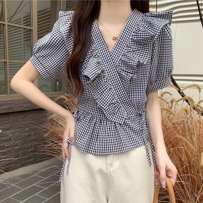 トップス レディース ブラウス L XL 2XL 3XL 4XL チェック柄 格子柄 ギンガムチェック シャツ Vネック 半袖 パフスリーブ フリル リボン ペプラム フレア ハイウエスト スタイルアップ 華奢見え シンプル きれいめ カジュアル フェミニン キュート ガーリー 大人可愛い おしゃれ 普段使い デート お出かけ 女子会 休日 旅行 通勤 通学 存在感 韓国系 オルチャン ファッション スタイル モテ サイズ展開豊富 大きいサイズ プラスサイズ 春 夏 10代 20代 30代 送料無料