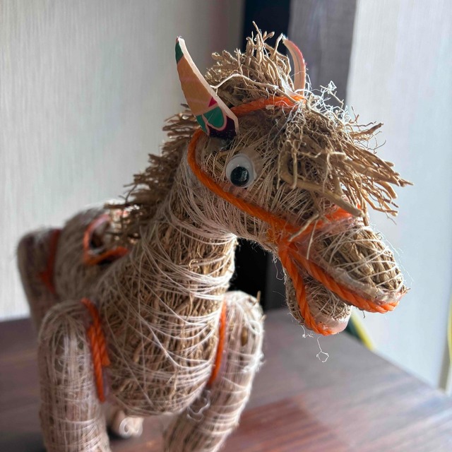 アカールワンギ(香りの木) 馬A