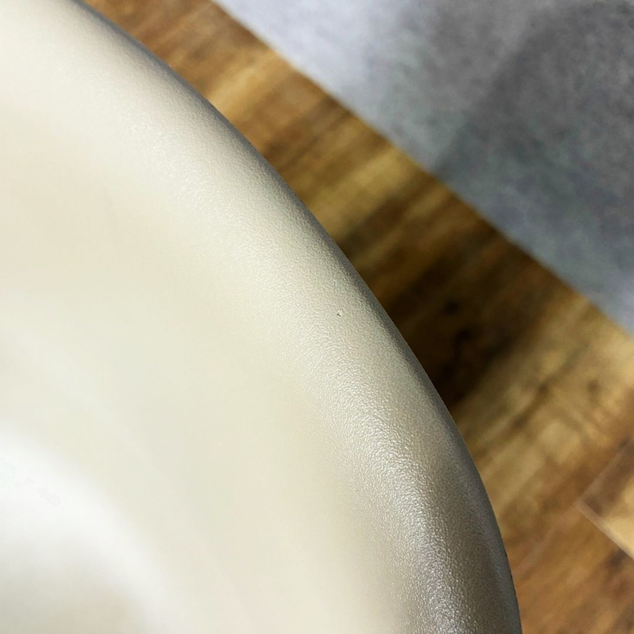 Herman Miller Eames Molded Plastic Side Shell Chair ハーマンミラー イームズ プラスチックサイドシェルチェア【中古】【200サイズ】
