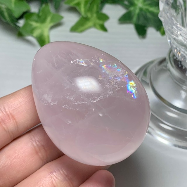 4.スターローズクォーツたまご･台座付き