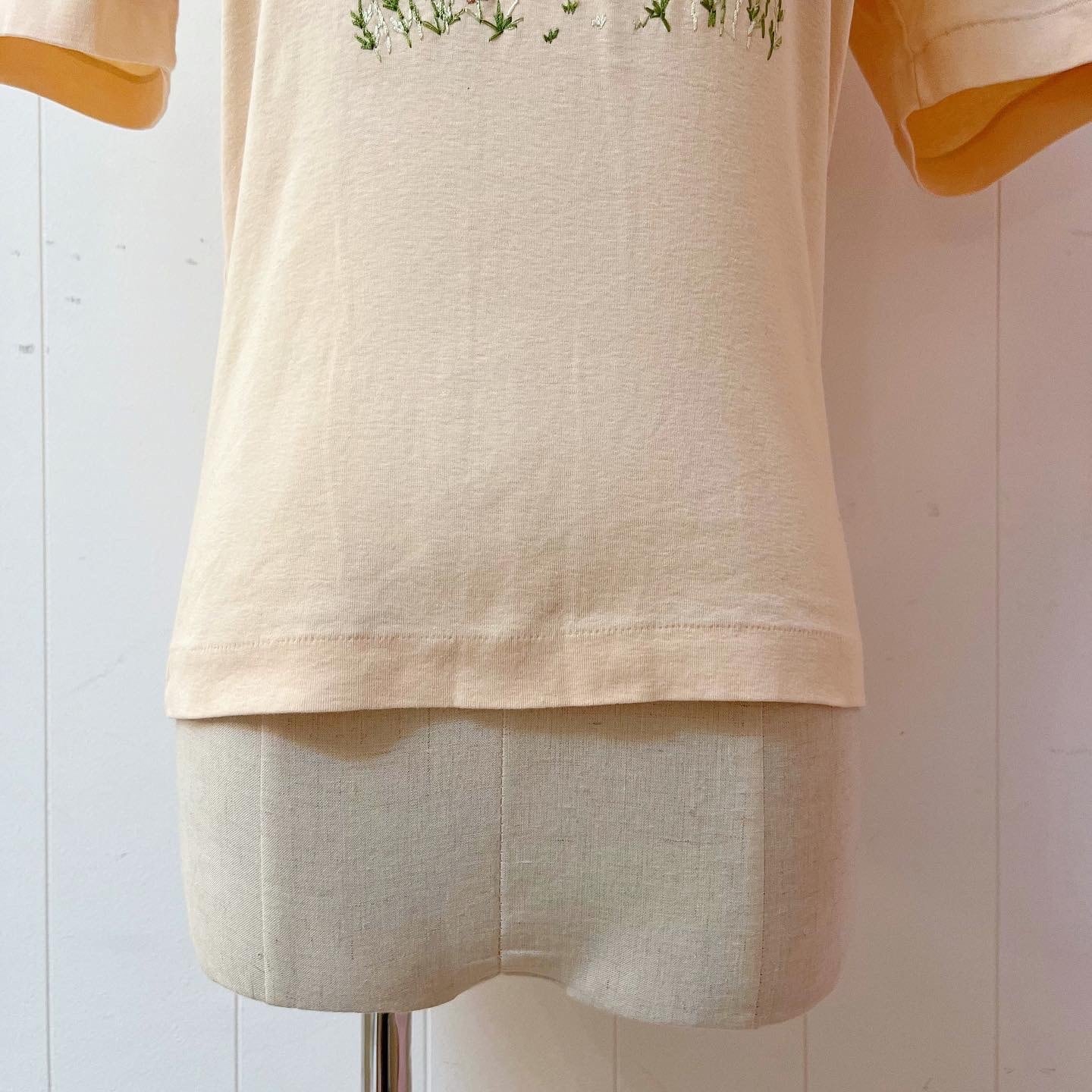 farm girl embroidery cream T-shirt