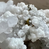 マンガノカルサイト(マンガンカルサイト)、パイライト、水晶共生の希少な原石1*天然石*鉱物*天然石インテリア*置き物