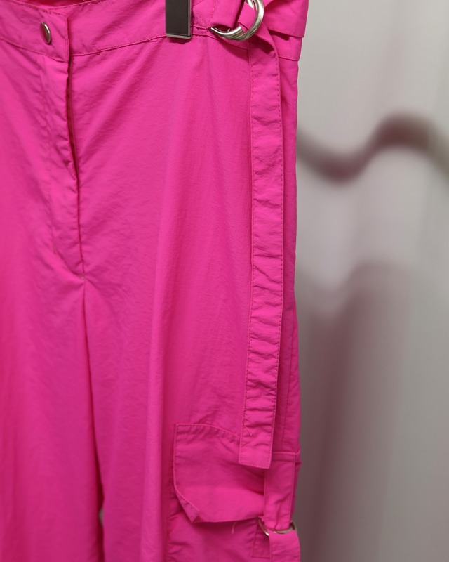 3/4 length side adjuster cargo shorts