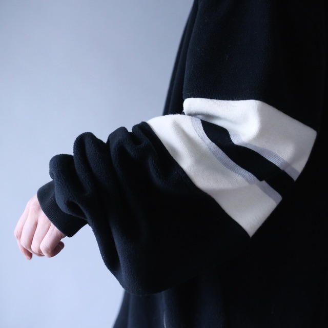 "刺繍"monotone switching design over silhouette half-zip fleece pullover（MADE IN ITALY）