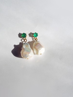 《バロックパール×グリーンオニキス》ピアス