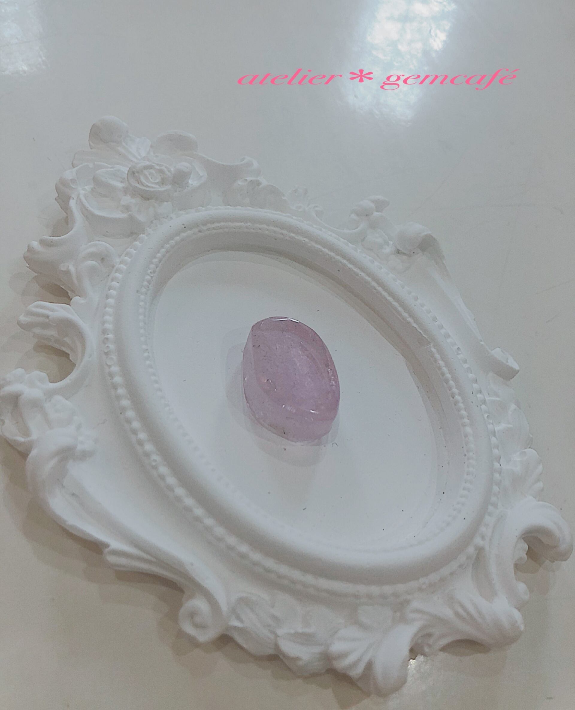 手のひら鉱物 クンツァイト 2