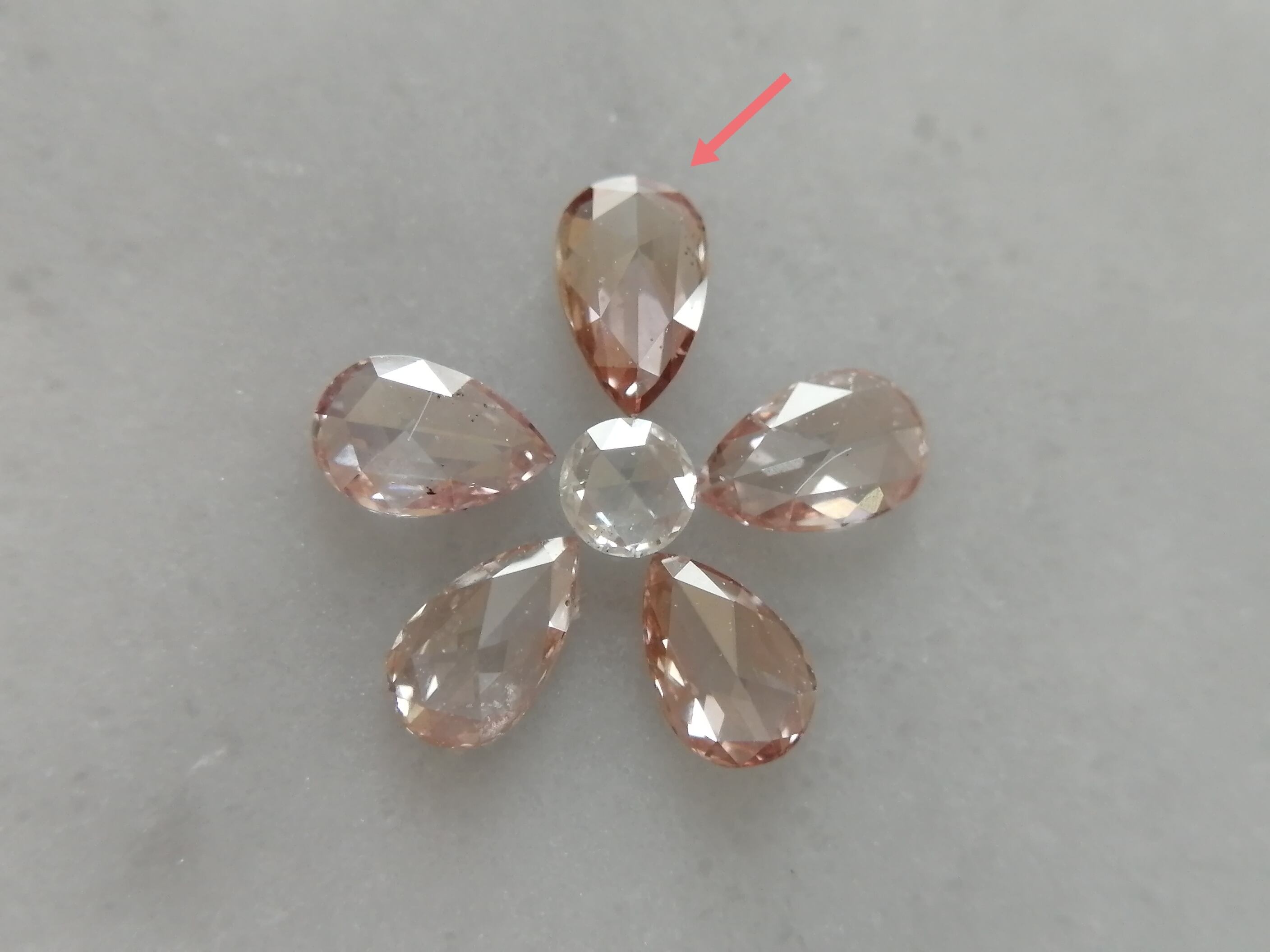 限定三本③花（大）（fancy pink0.054ct)ローズカットピンクD計0.232ct