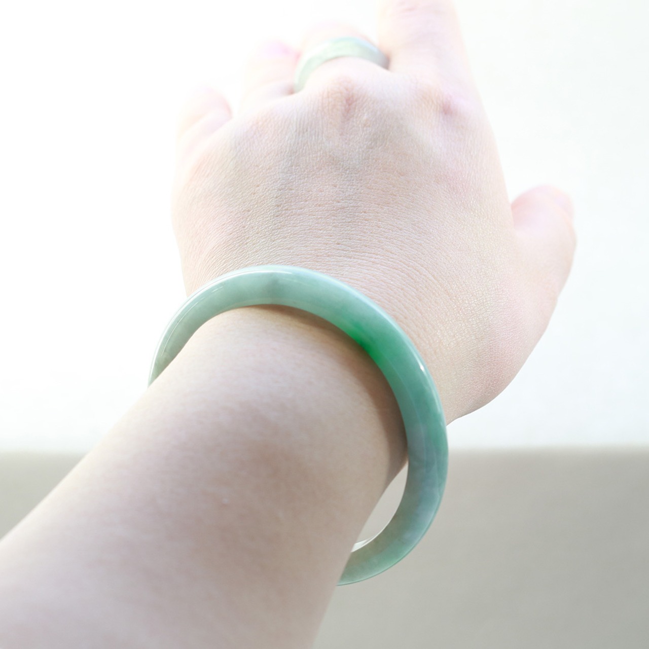 【内径約58.6mm】mint A貨翡翠バングル jd_bg1117