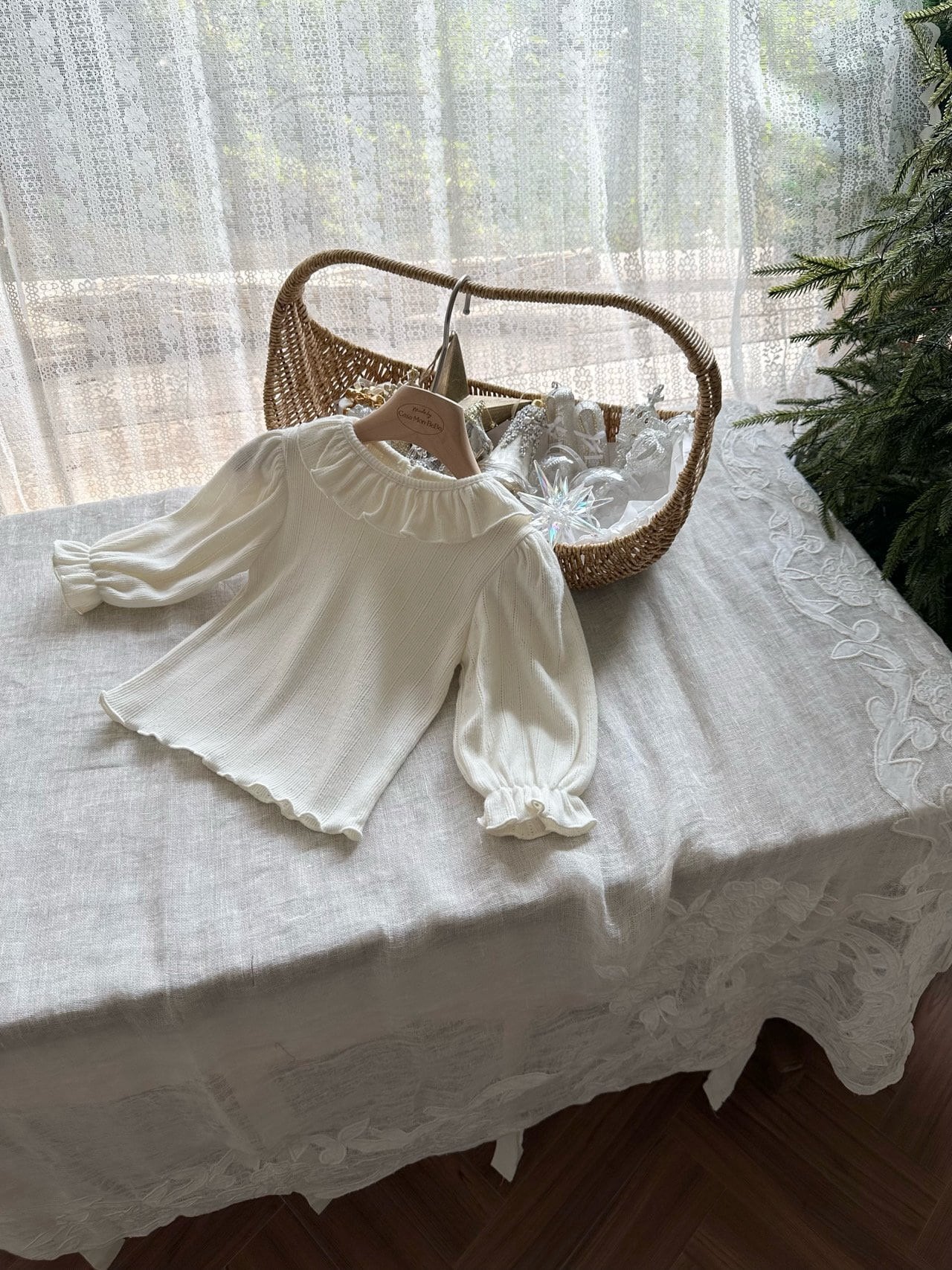 【即納】ジョイフリルTシャツ / monbebe