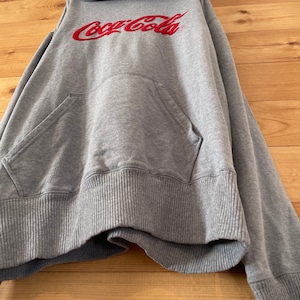 【CocaCola】コカコーラ 薄手 スウェット プルオーバー パーカー  春物 刺繍ロゴ アメリカ古着