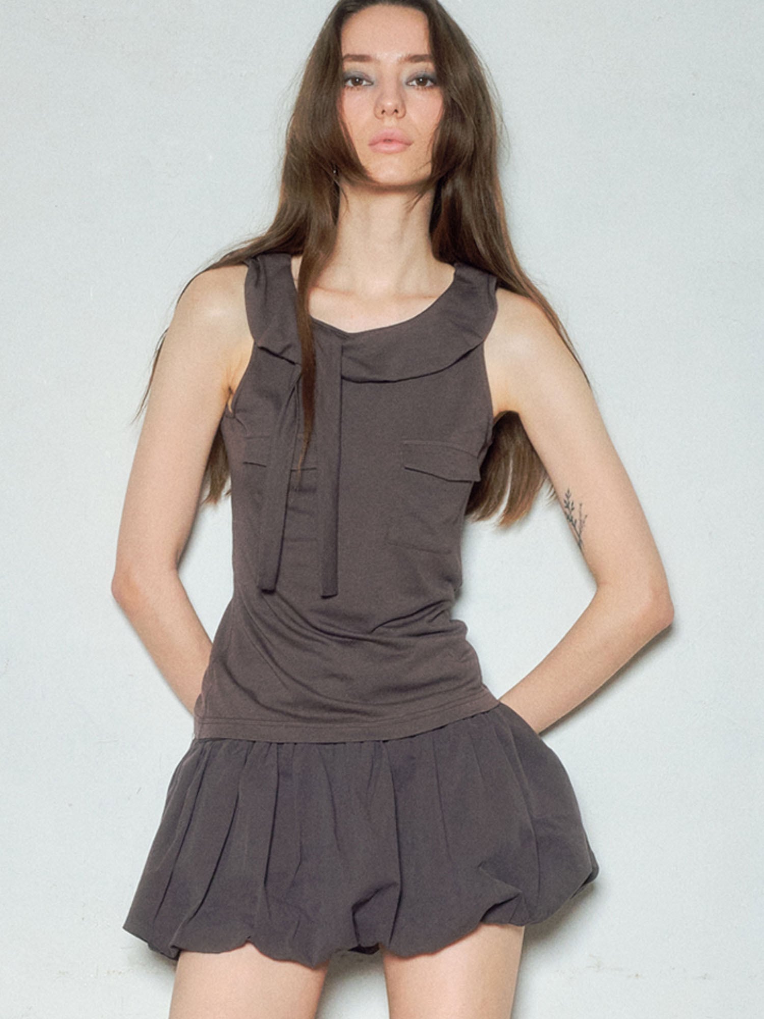 ☆IVE レイ 着用！！【BEDEVIL】ボートネックタンクトップ