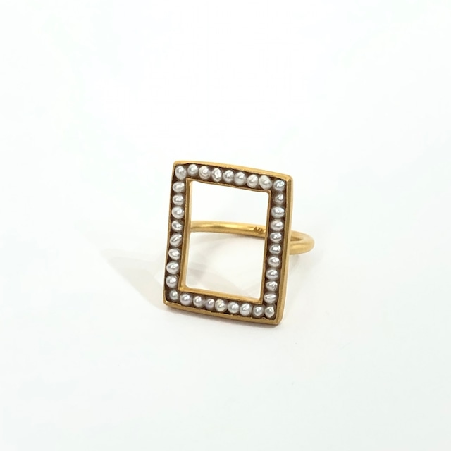 revie objects / pearl ring