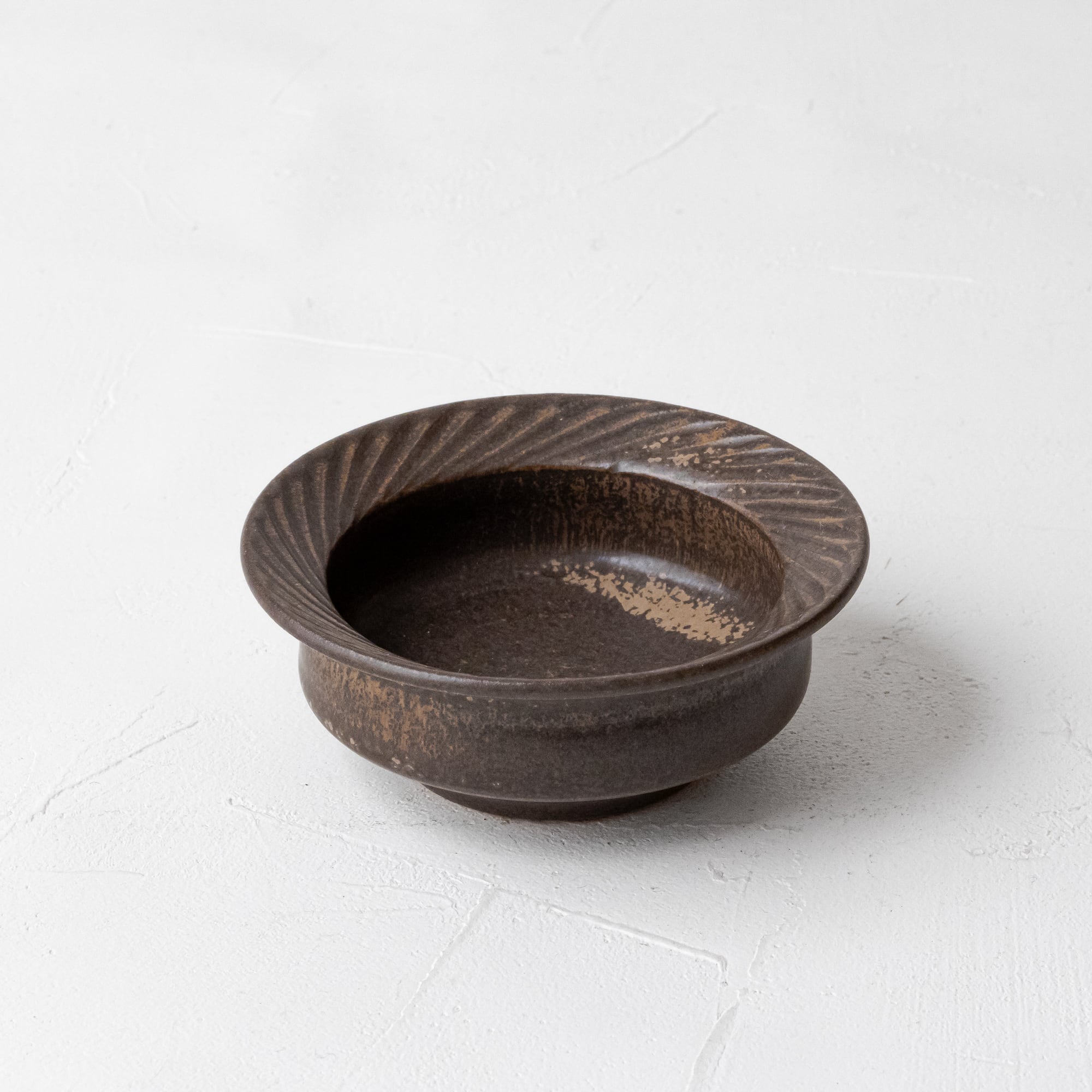 【増田 哲士】8.しのぎ リム小鉢3寸(茶)