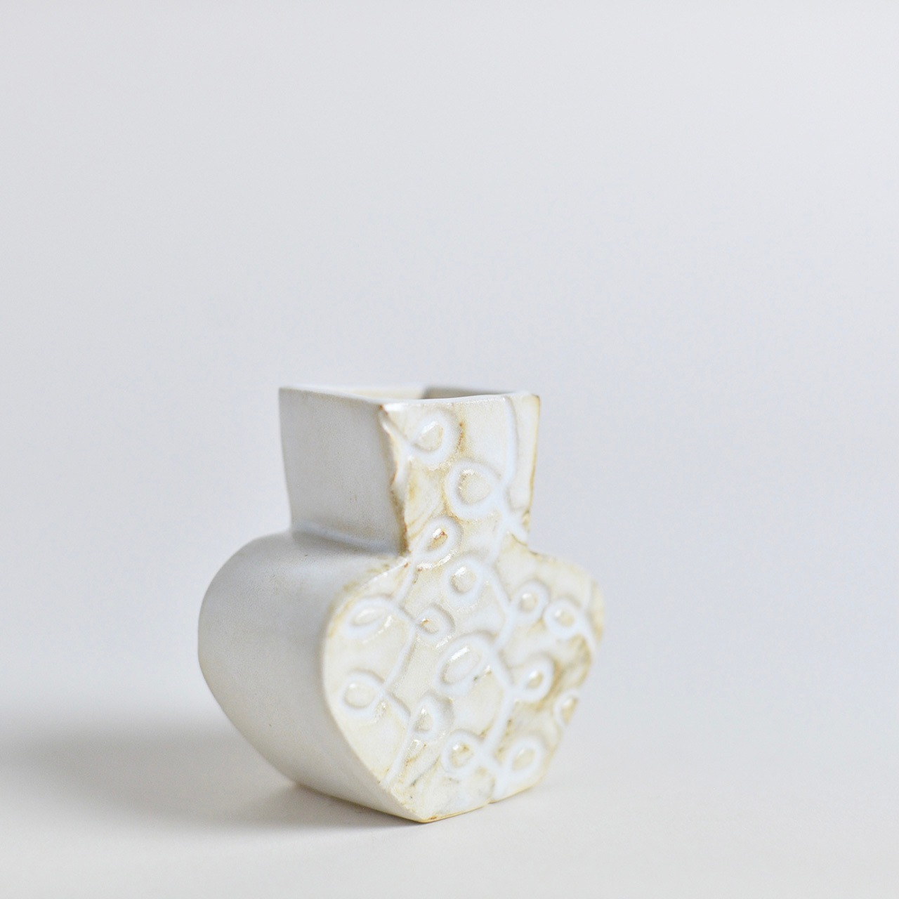 OluNoA / フラワーベース 【L】〈 陶器 / 花瓶 / 花器 / 花 / ドライフラワー / オブジェ 〉