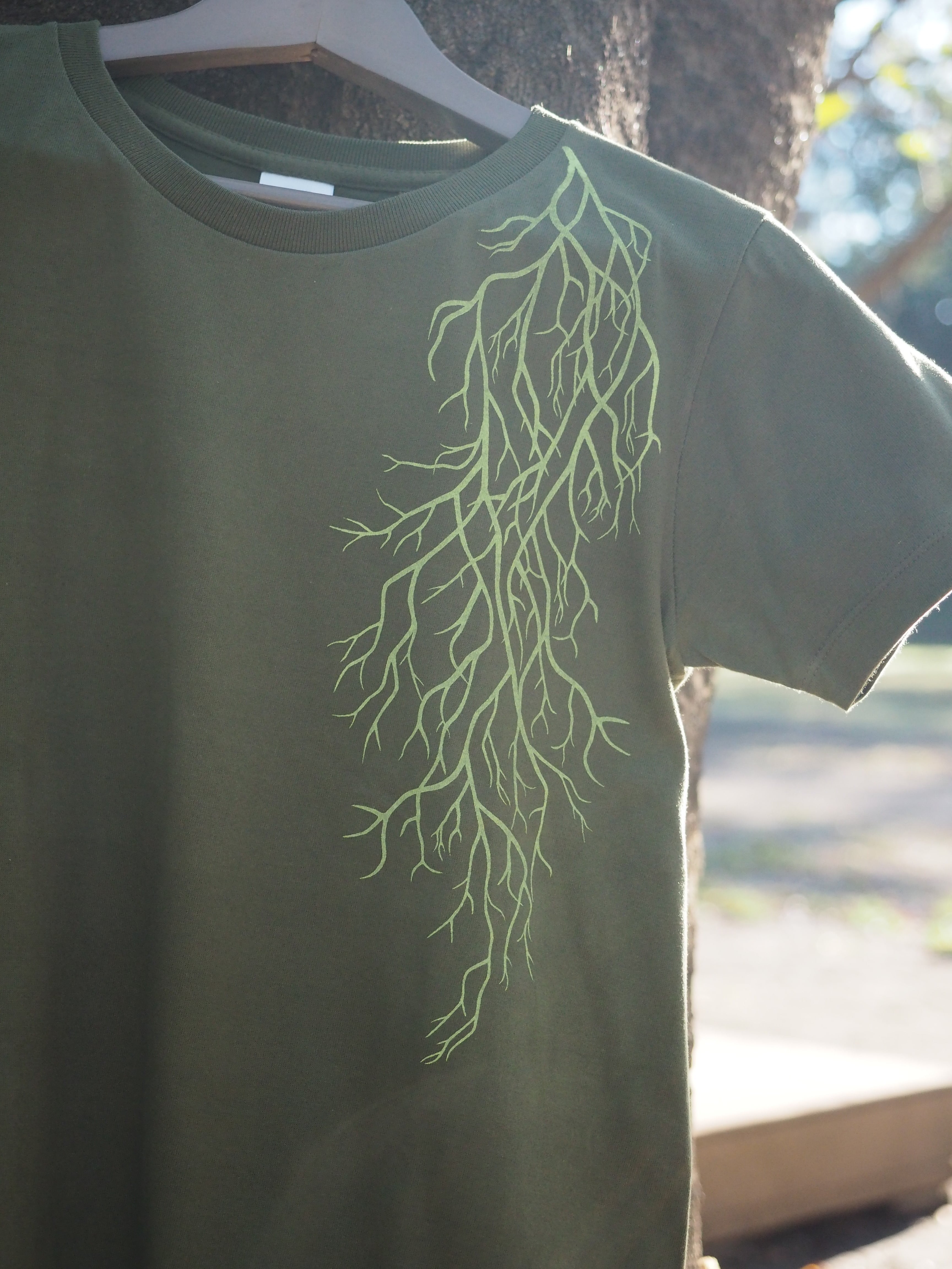 ナヨナヨサガリゴケのTシャツ | よねざわなみ