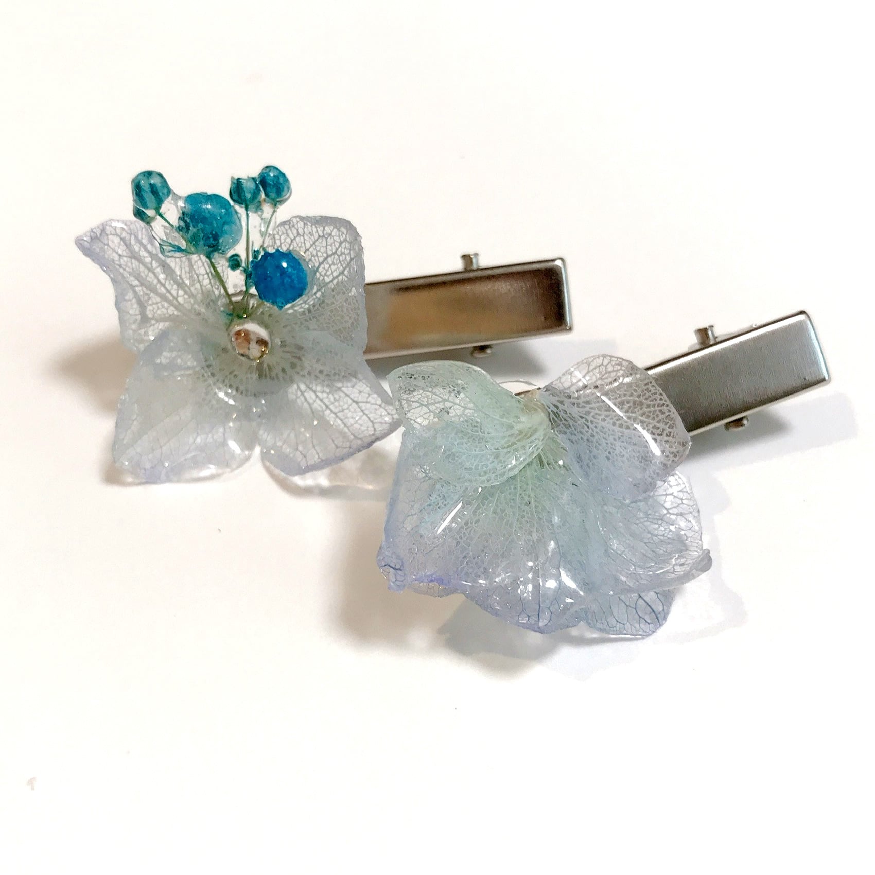 紫陽花ヘアクリップ アシンメトリー 2個セット クリアアクア | amiti