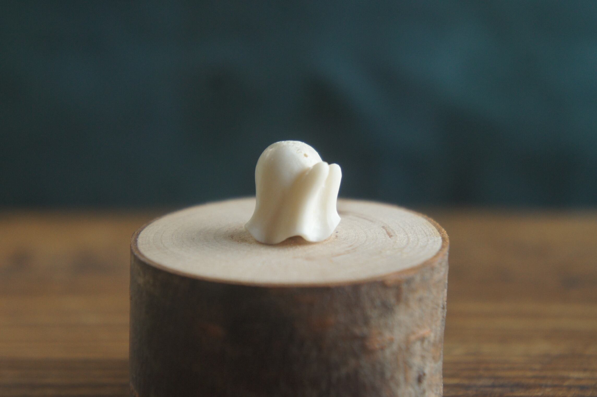 鹿角彫刻「兎角亀毛」鹿の角の小さいおばけ【2】 | deer bone 