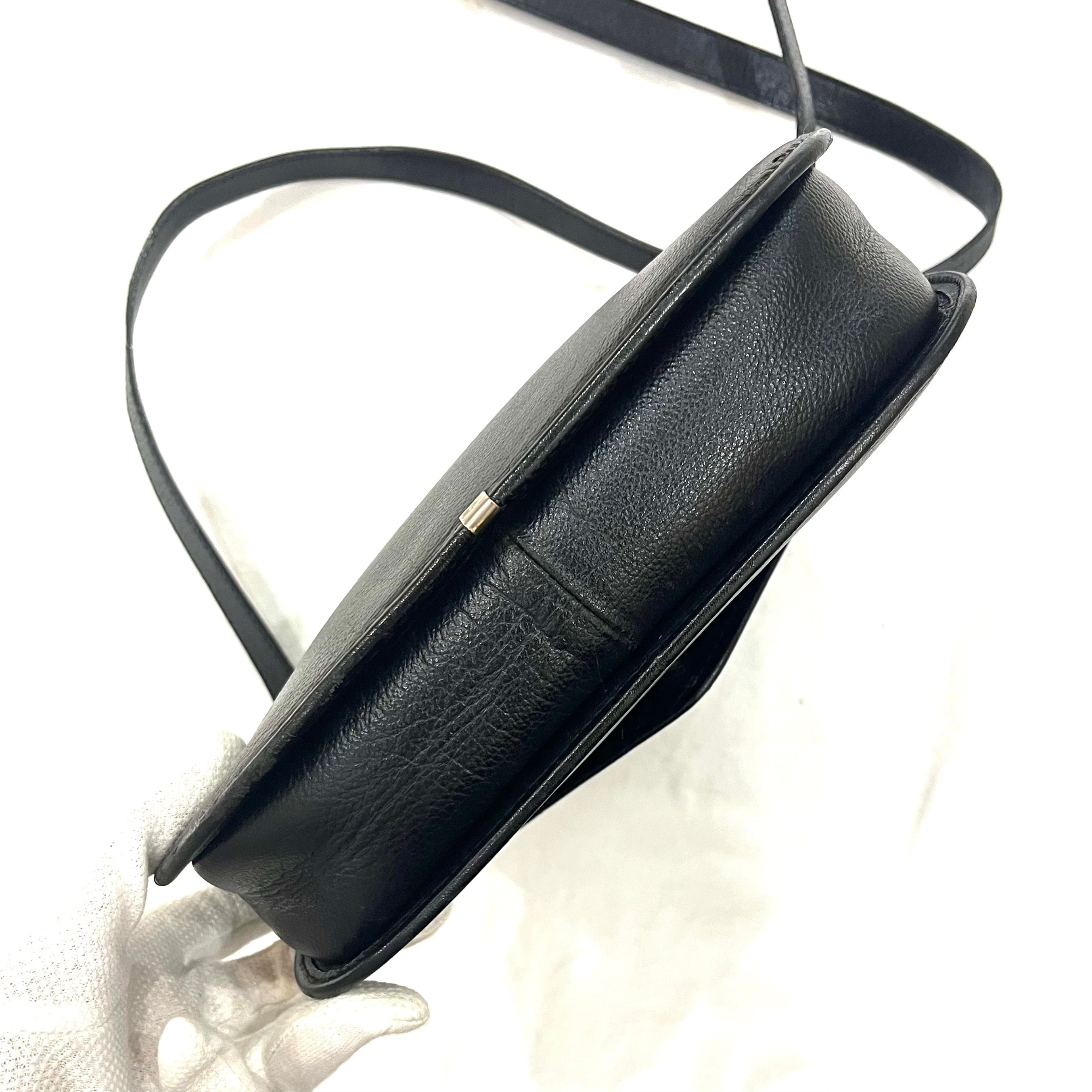 YVES SAINT LAURENT】2279 本革軽量YSLロゴレザーショルダーバッグ