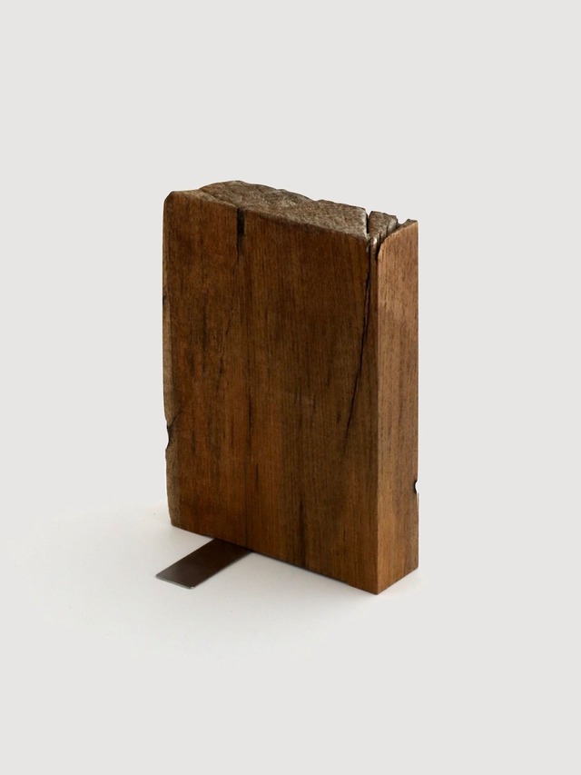 廃棄木材のブックエンド｜Bookend “WoodsenD” - MicroWorks