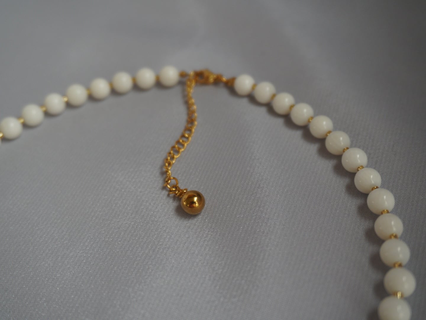 【 WAVE 】White Choral necklace