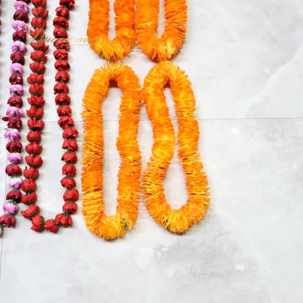 フラダンス 小物 まとめ売り 全13点 セット レイ ピカケレイ イリマレイ モキハナ 白 赤 緑 4連 タヒチアン イベント ステージ 葉っぱ ピカケ イリマ 花 かわいい ホワイト系 グリーン系 ピンク系 レッド系