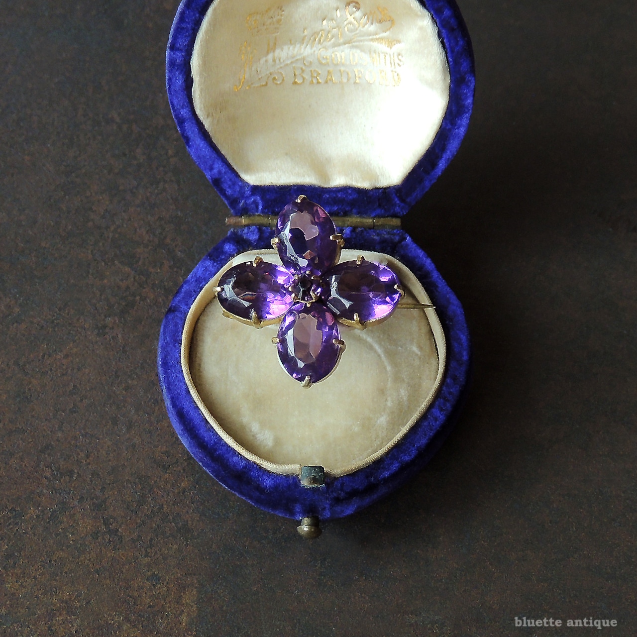 アンティークジュエリー 天然アメシスト 四つ葉のクローバー ブローチ (ソーティングメモ付)