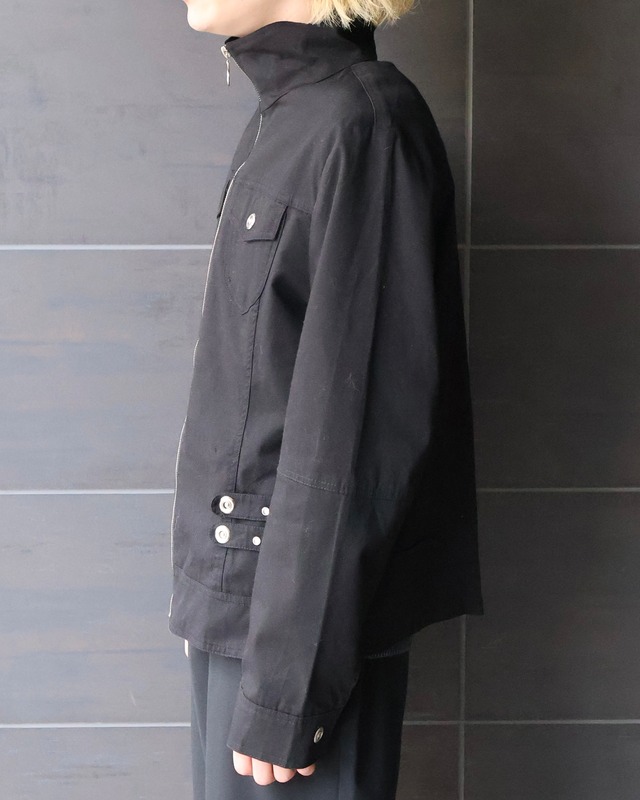 button design zip up blouson