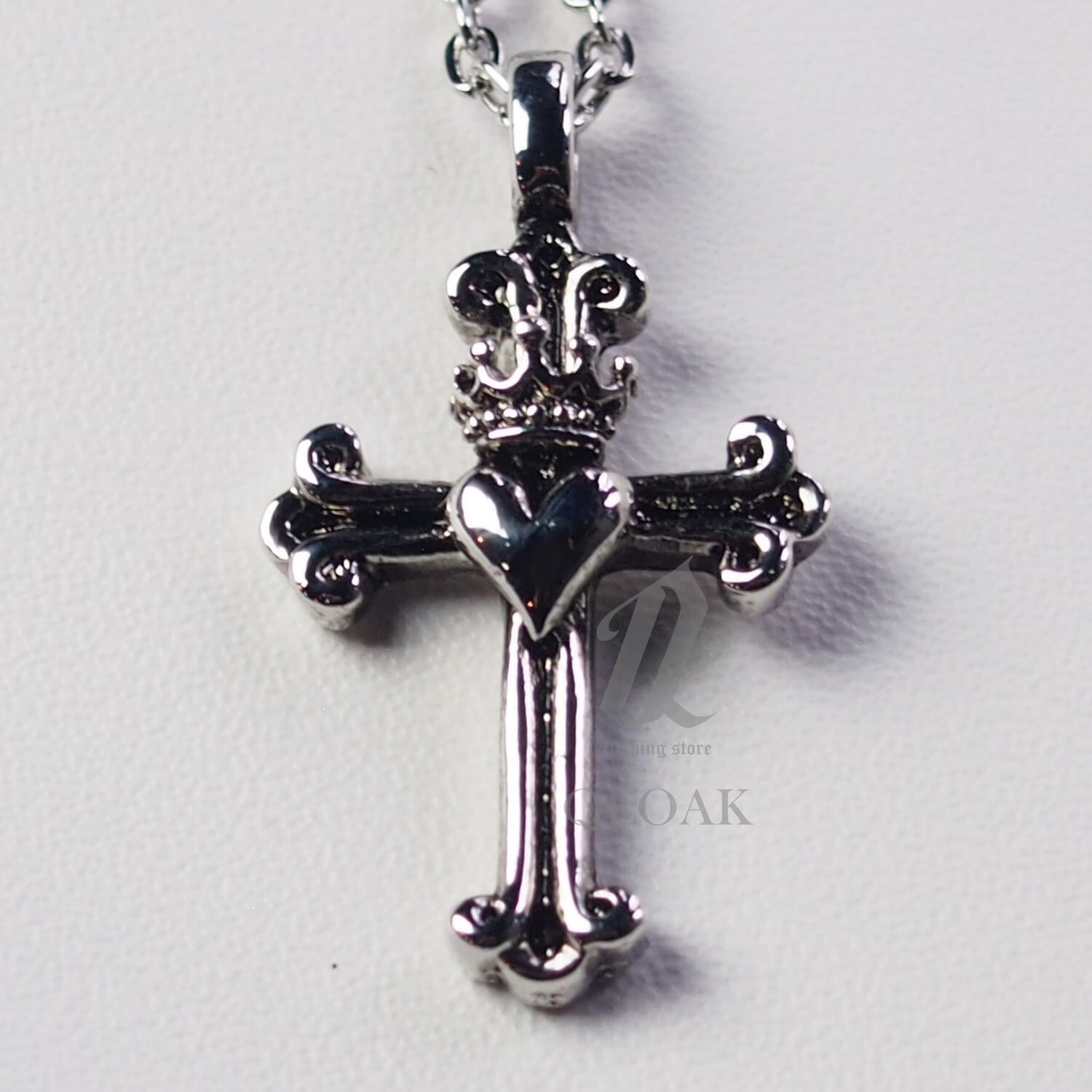 シルバーネックレス  王冠   十字架  鍵