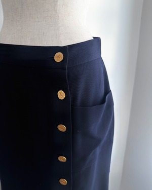 CHANEL　VINTAGE GOLD BUTTON SKIRT
