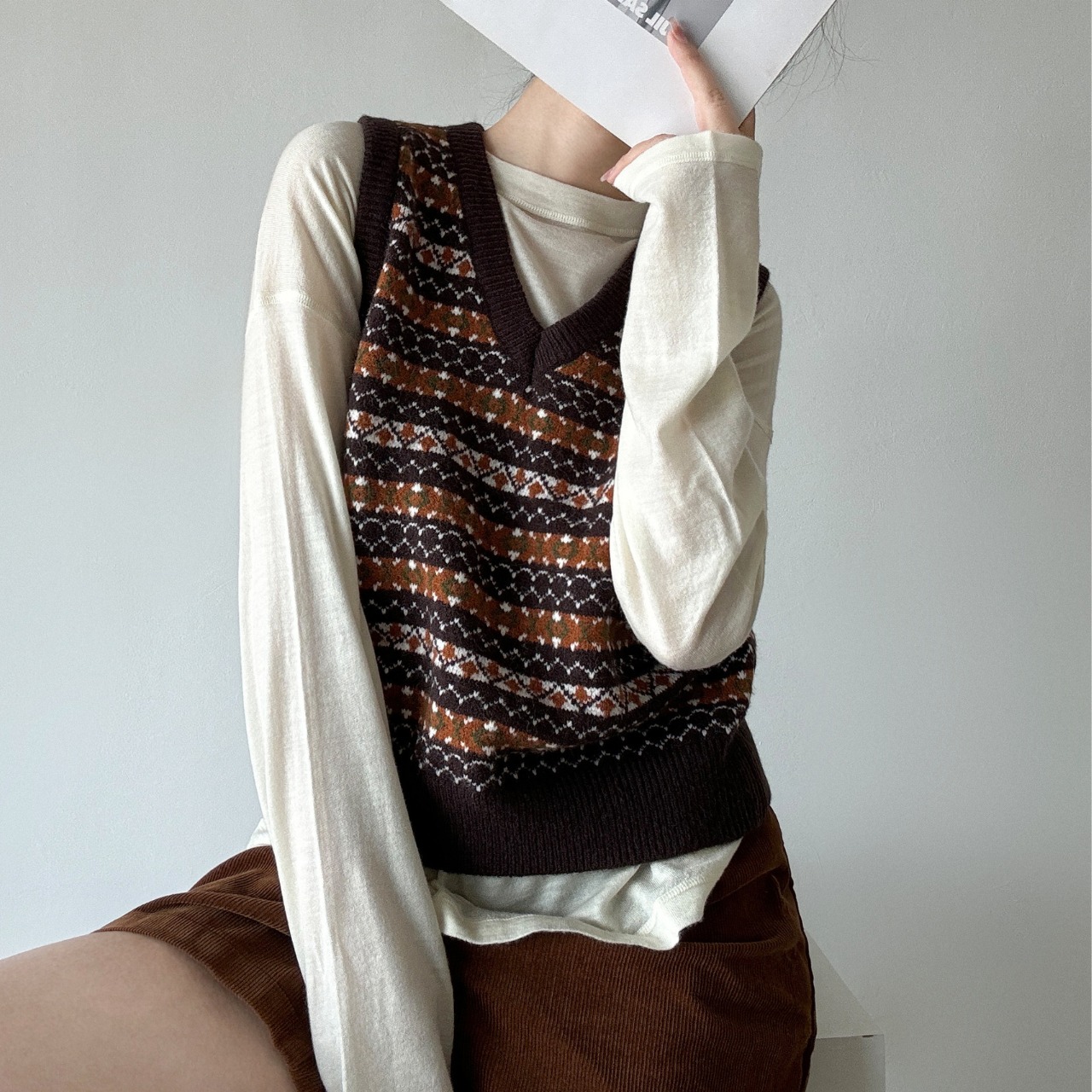 Vネック幾何学柄 ニットベスト   F0005 - 8