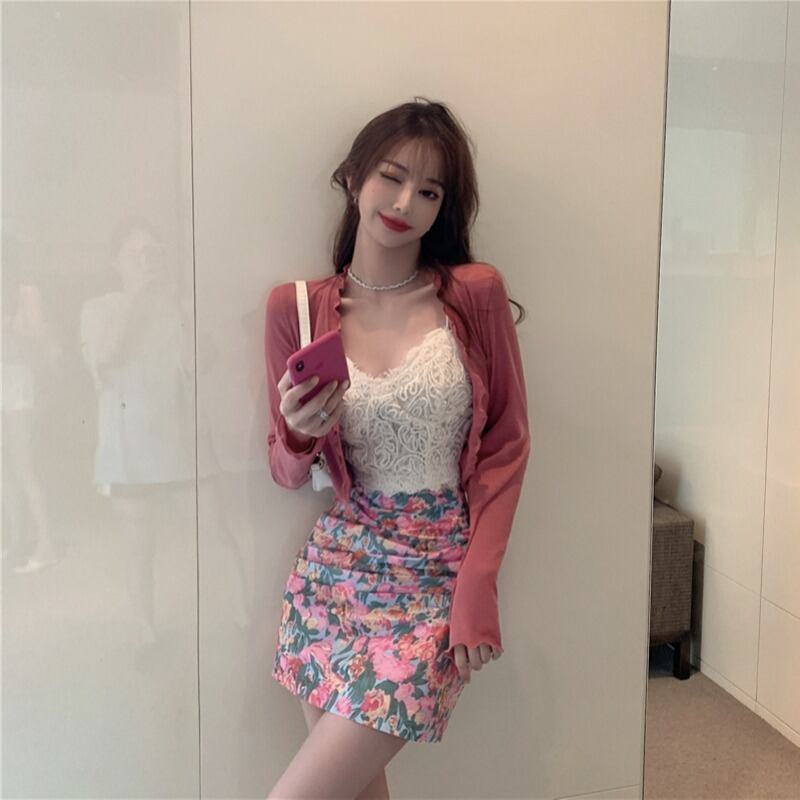 レーススリング日焼け止めカーディガンツーピース女性の夏2020新しい気質花柄スカートウエスタンスタイルのスーツ ブラックストロベリース49479859247