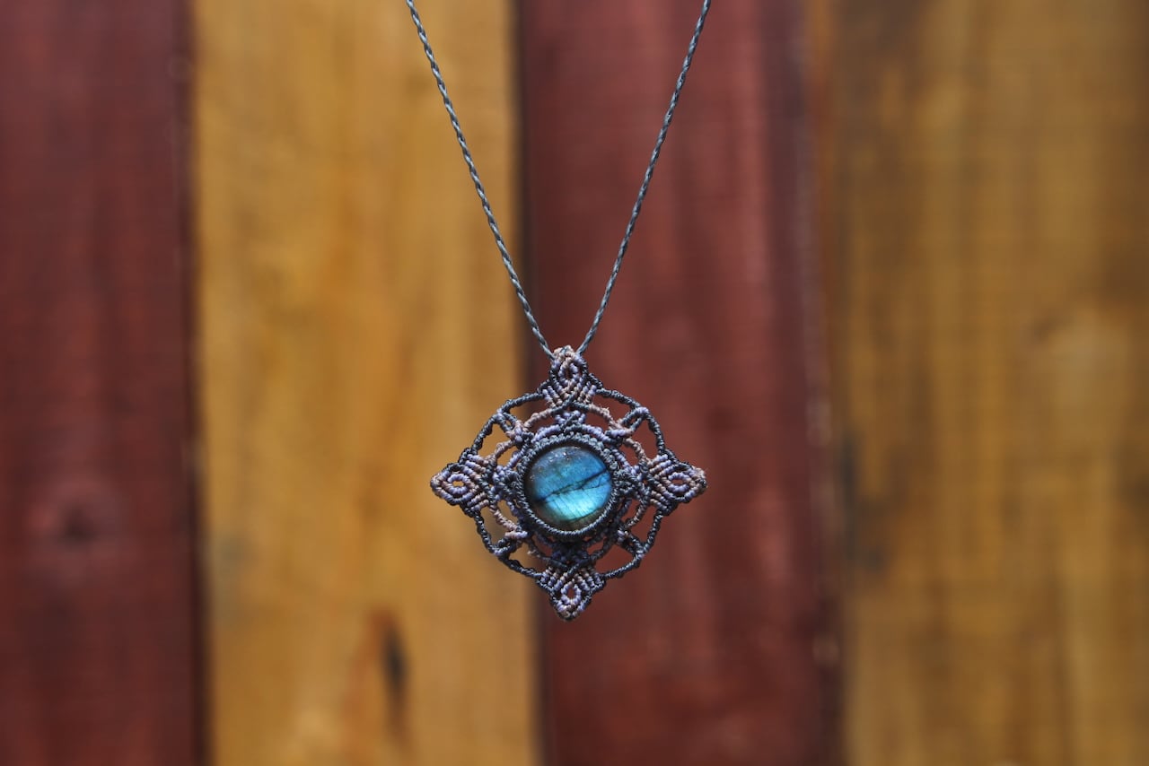 Labradorite micro macrame mandala pendant