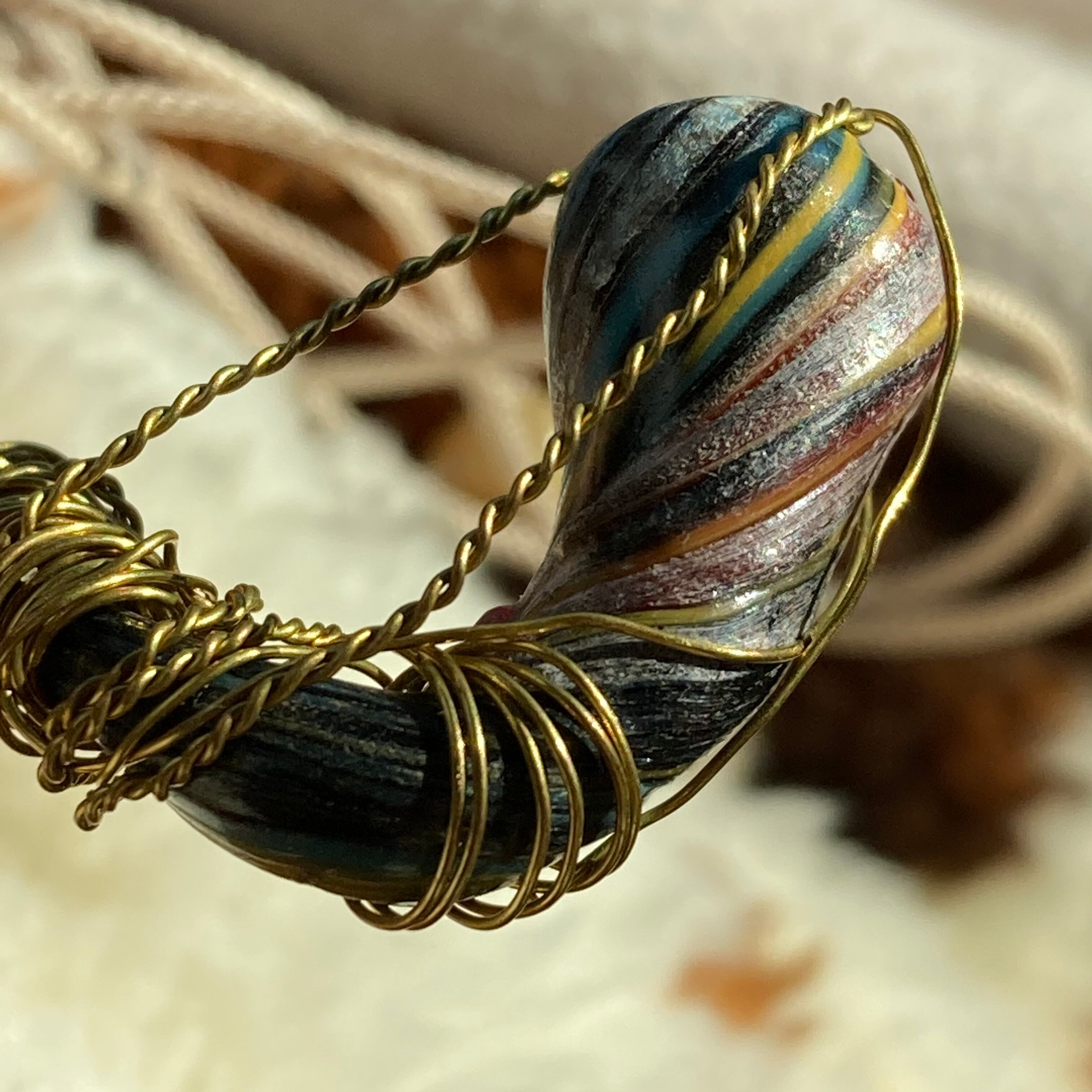 No.57】アンティーク ホワイトハーツ 筋玉 動物の骨 トライバル