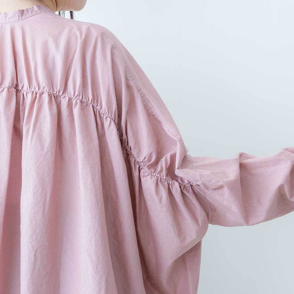 mizuiro-ind/ バックギャザーワイドシャツ   light pink mizuiroind（ミズイロインド） バックギャザー ワイド シャツ mizuiro