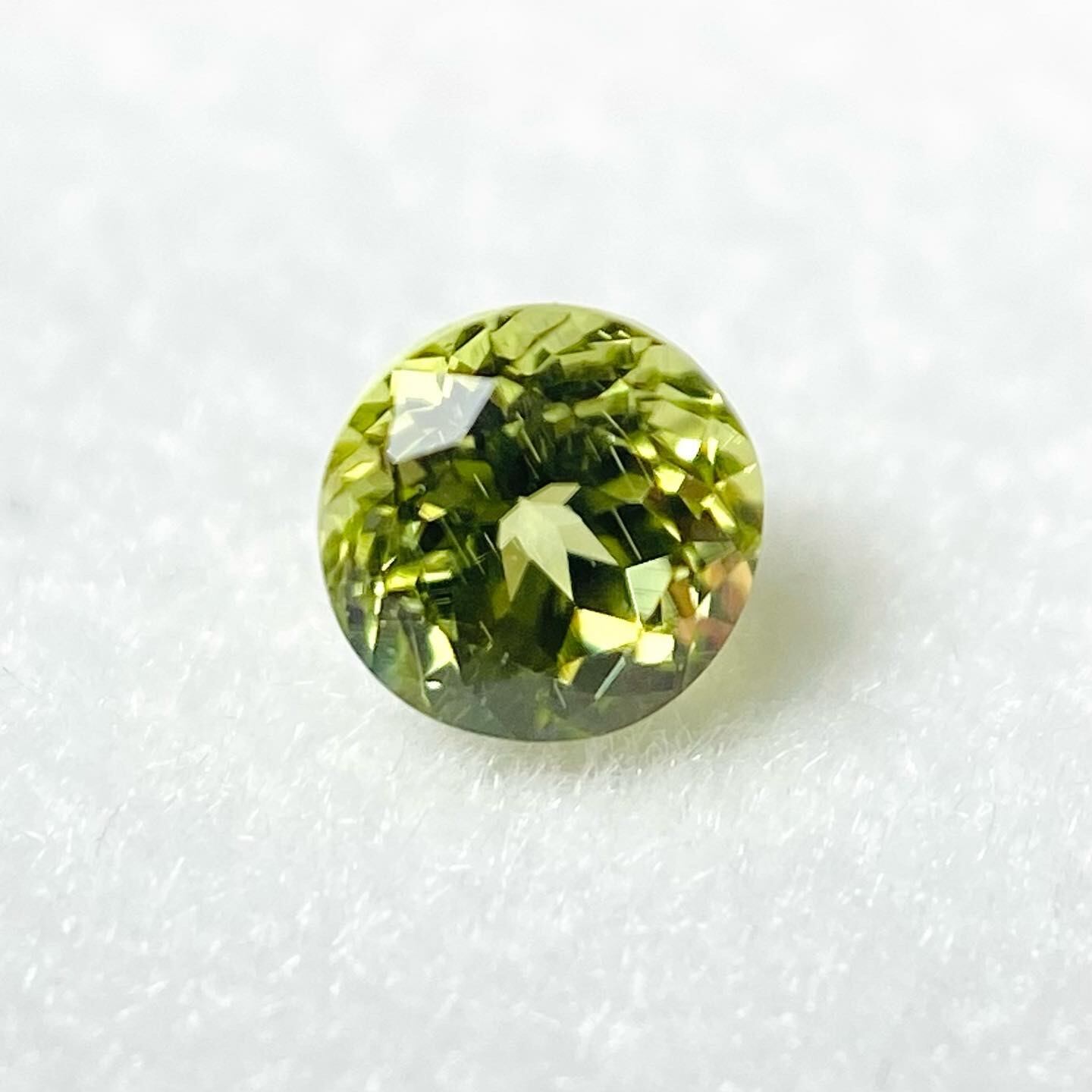 宇宙からの使者 パラサイトペリドット