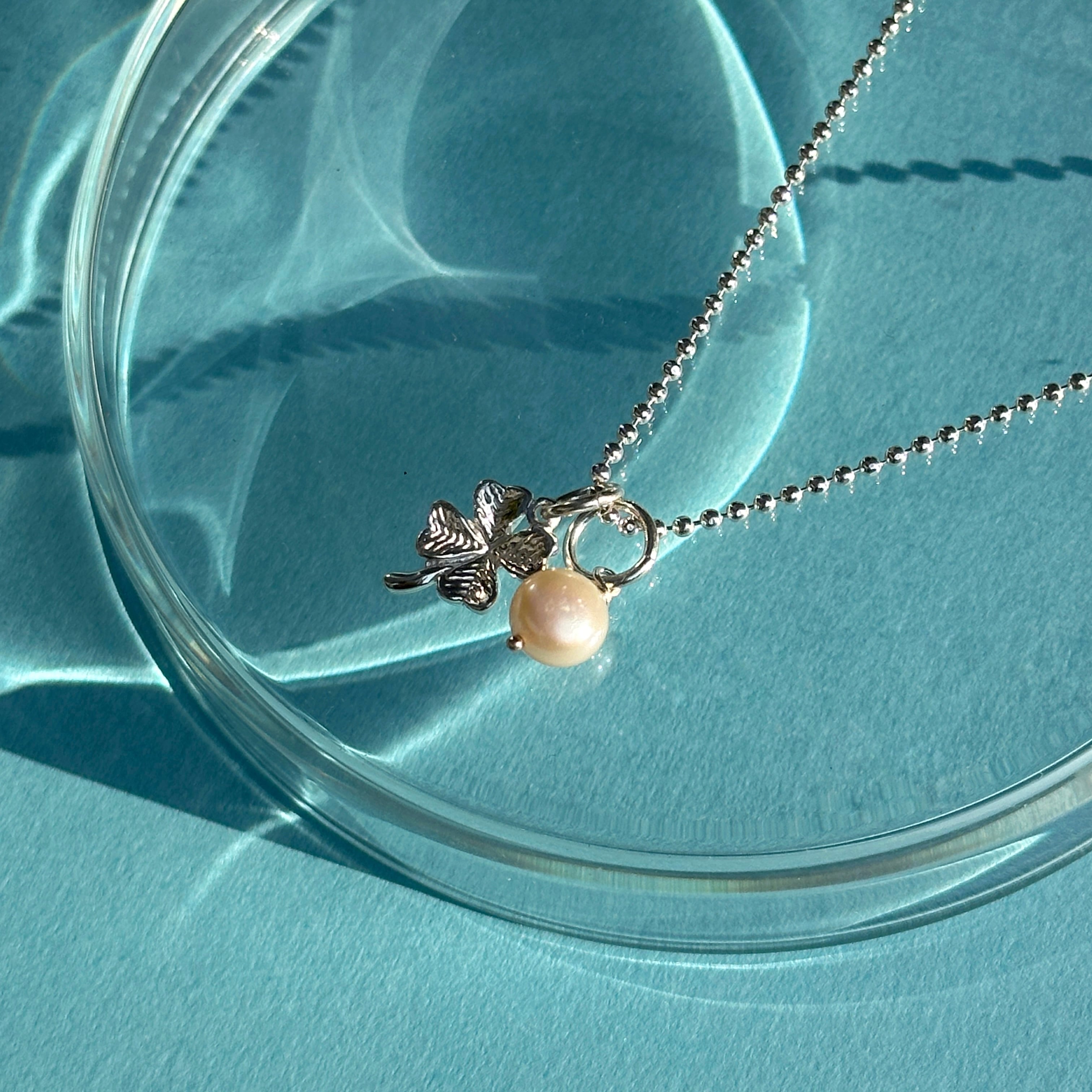 ハッピー クローバー ネックレス