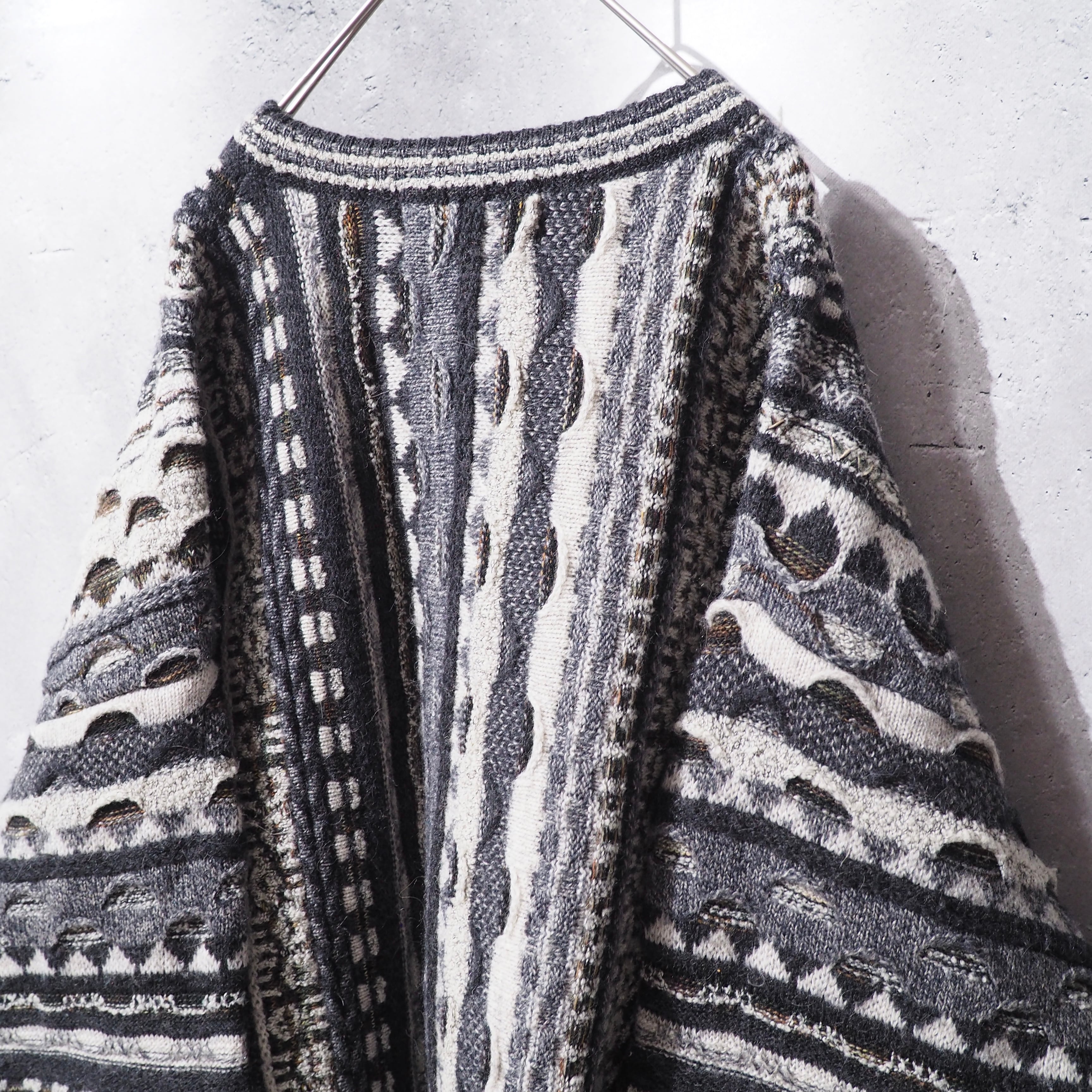 1990s " Made in Italy " Monotone all Over Embbossed vintage loose 3D knit