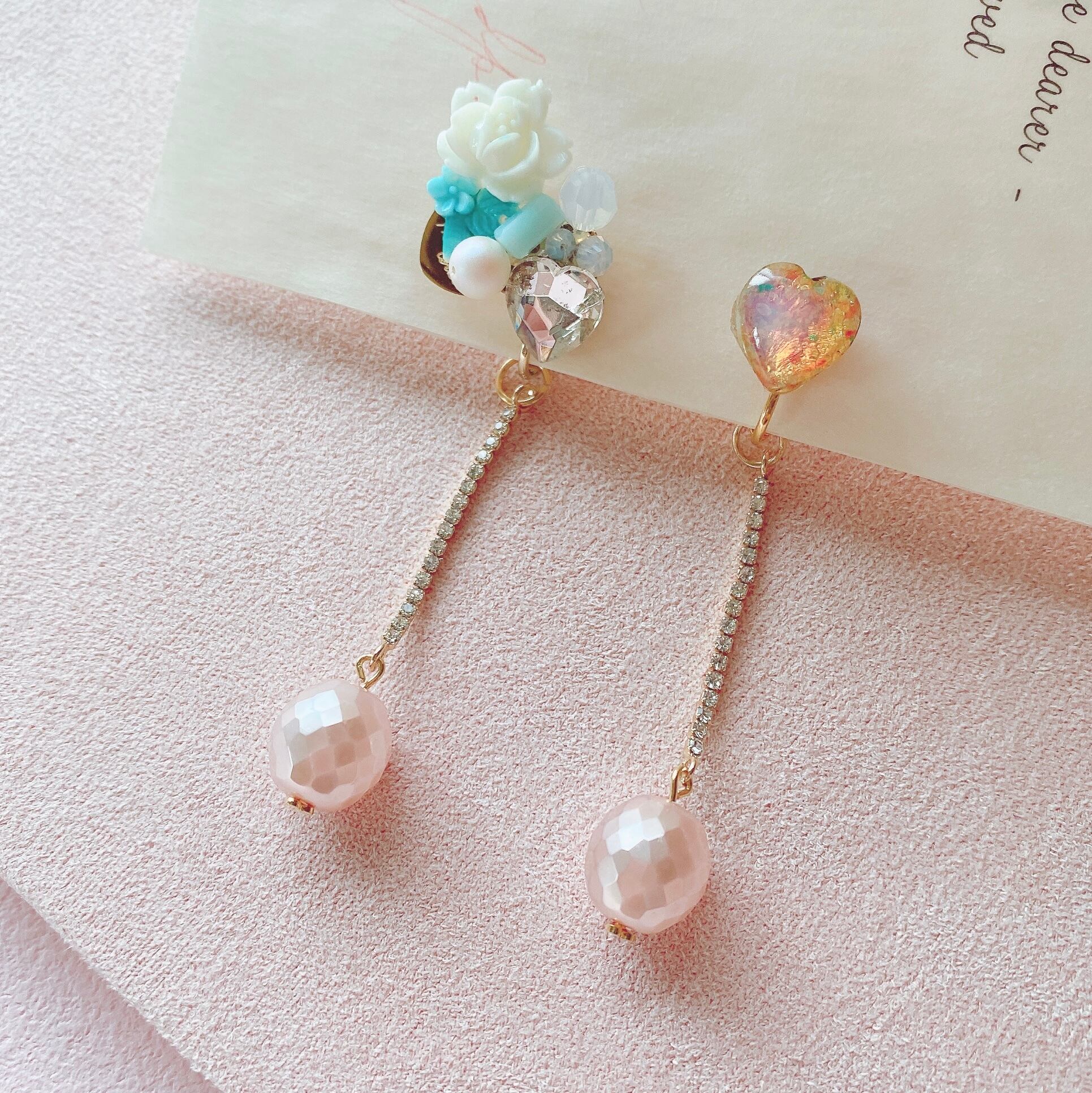 White Rosy You ♡ カボション使いの耳飾り