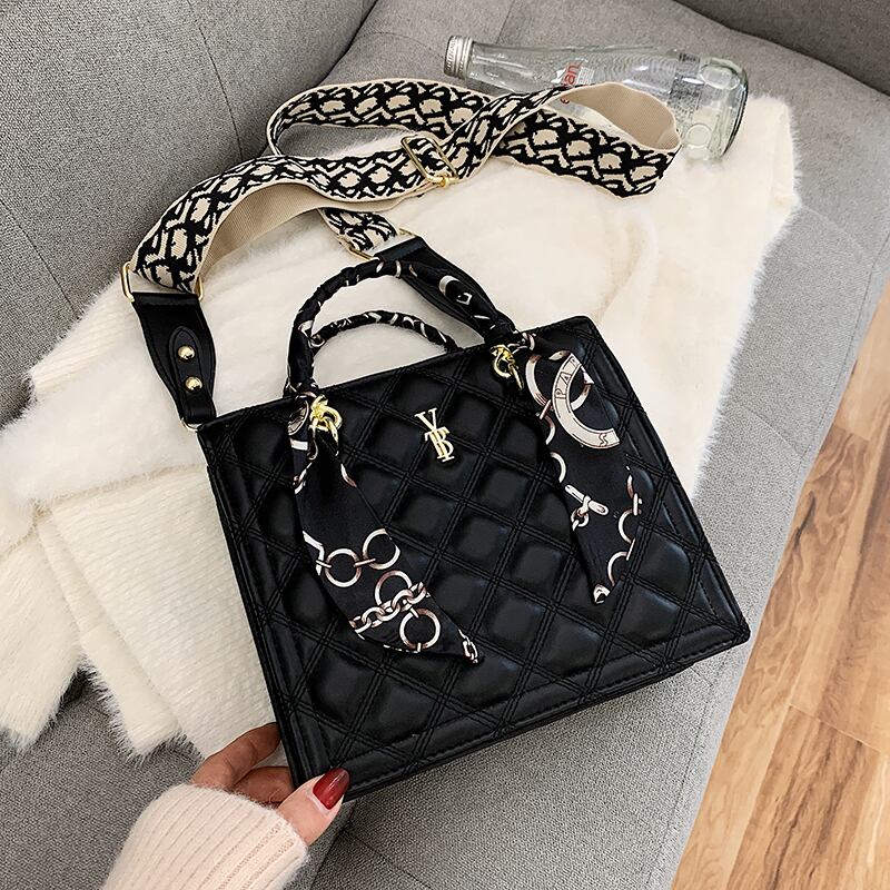 リンジスモールバッグハンドバッグ2020秋と冬の新しい流行のファッションオールマッチメッセンジャーバッグネットレッドワンショルダー脇の下小さな正方形のバッグ Tiancai_Wing_Bag41545853383