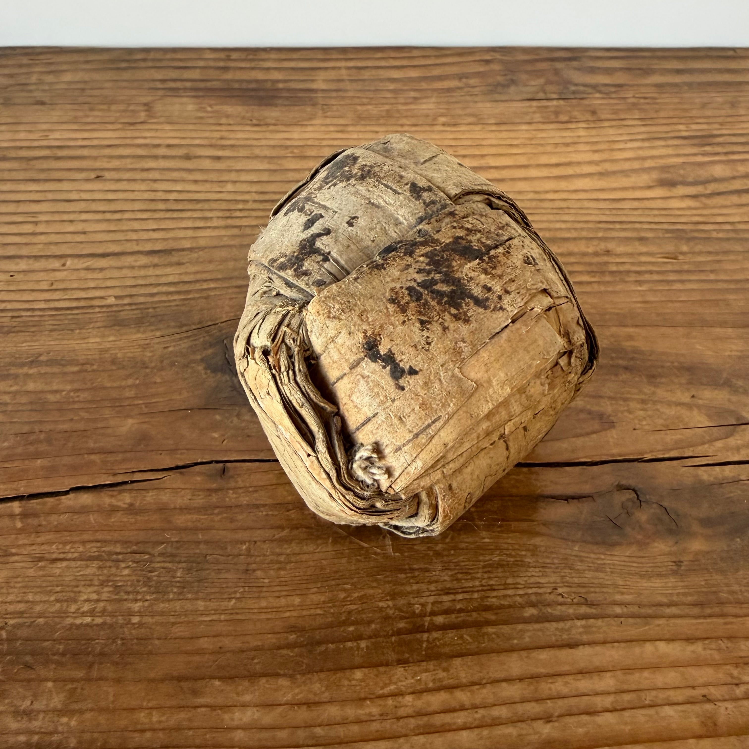 Fishing Weight / Birch Bark & Stone | troldhaugen antiques ｜ 北欧