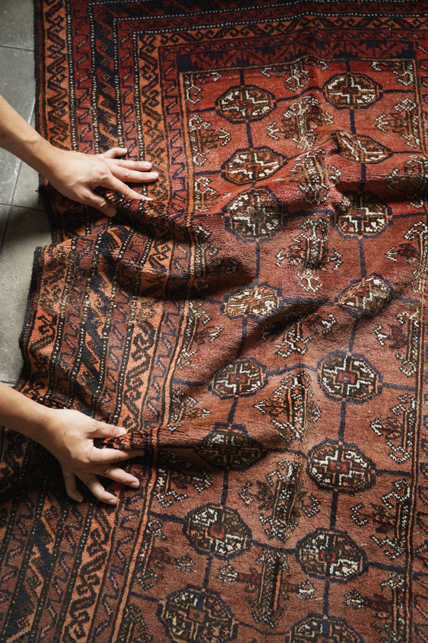 2355-Vintage Turkmen rug