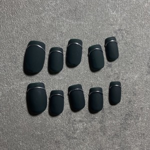 Dark green × French line / Nailtips