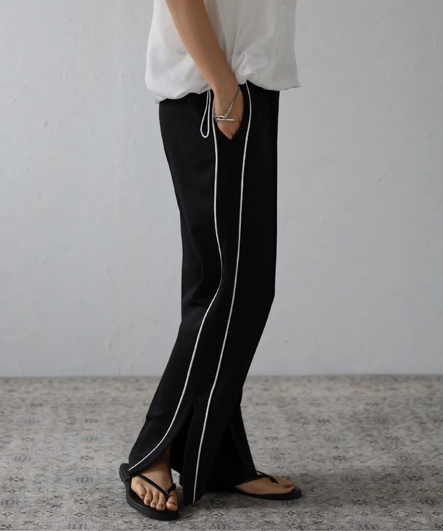 サイドラインジップスリットパンツ
