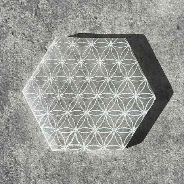 【セレナイト☆フラワーオブライフ】ヘキサゴンプレート｜透石膏｜鉱物 天然石 パワーストーン