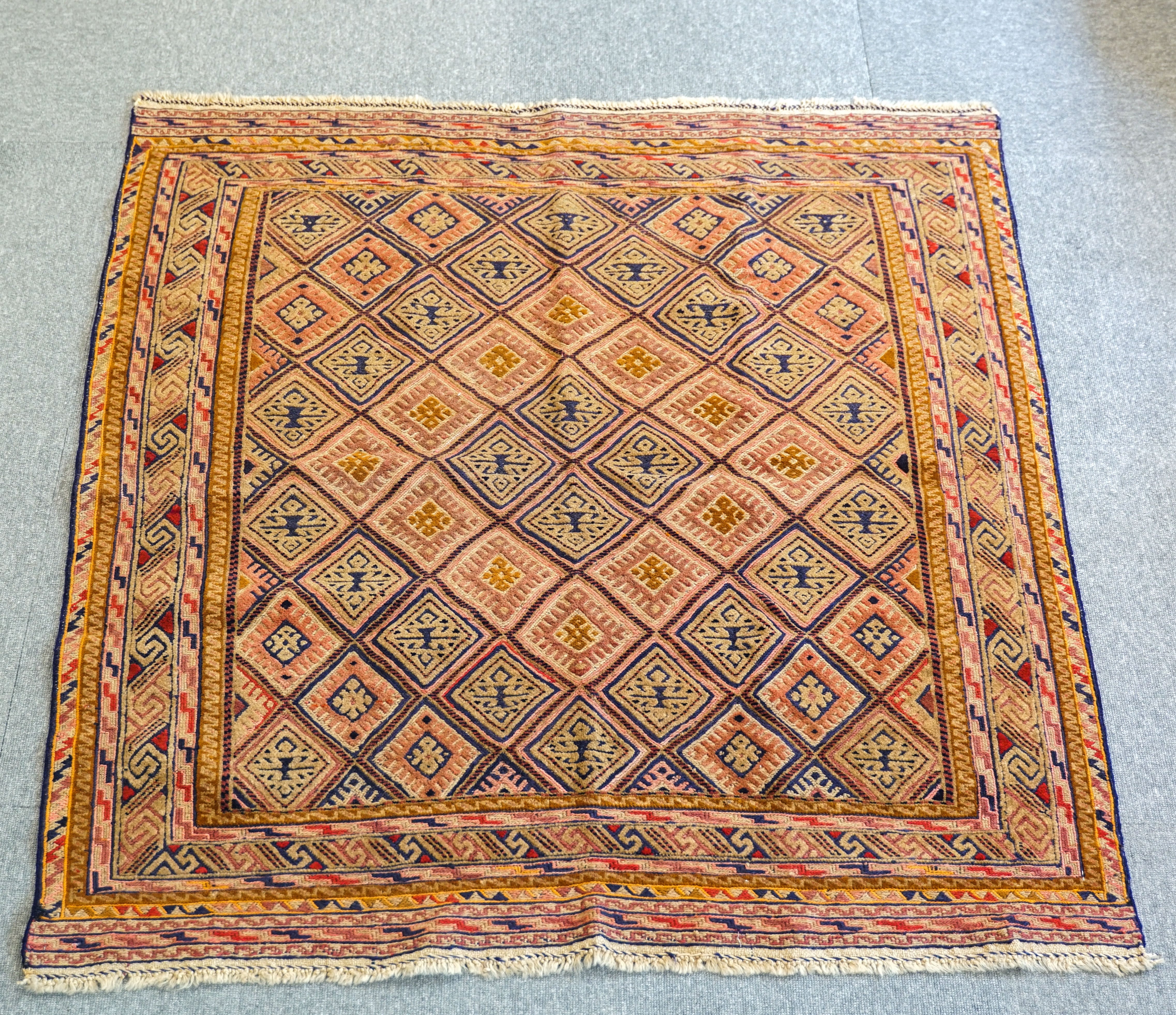 アフガニスタン マシュワニ キリム 手織り絨毯 トライバルラグ 127x109