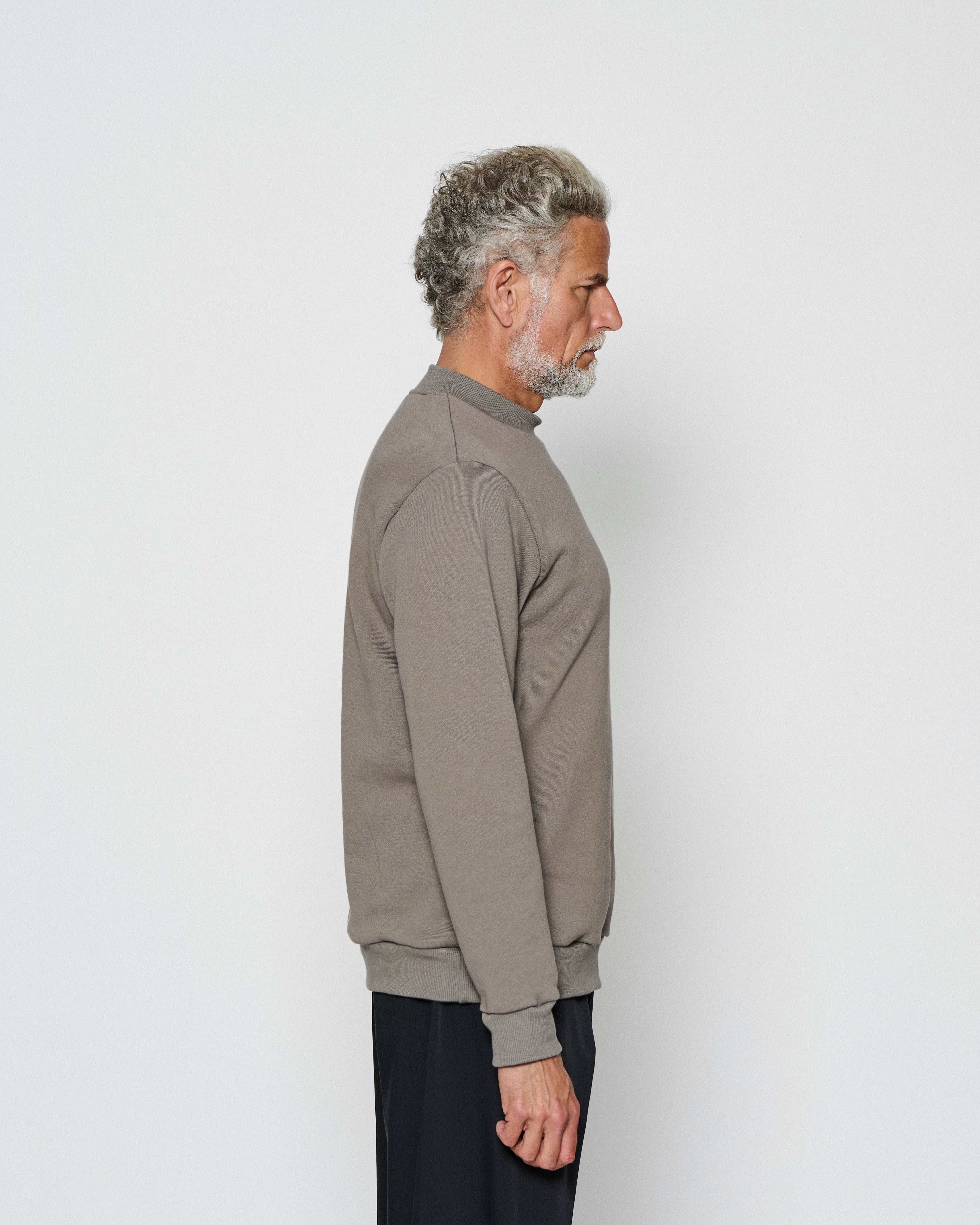 予約販売9月下旬～10月中旬入荷】モックネック スウェット | ACANTHUS