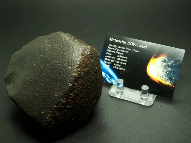 コンドライト隕石【NWA xxx 】【1133g】【未分類】サハラ砂漠（アルジェリア・モロッコ国境）産/石質隕石